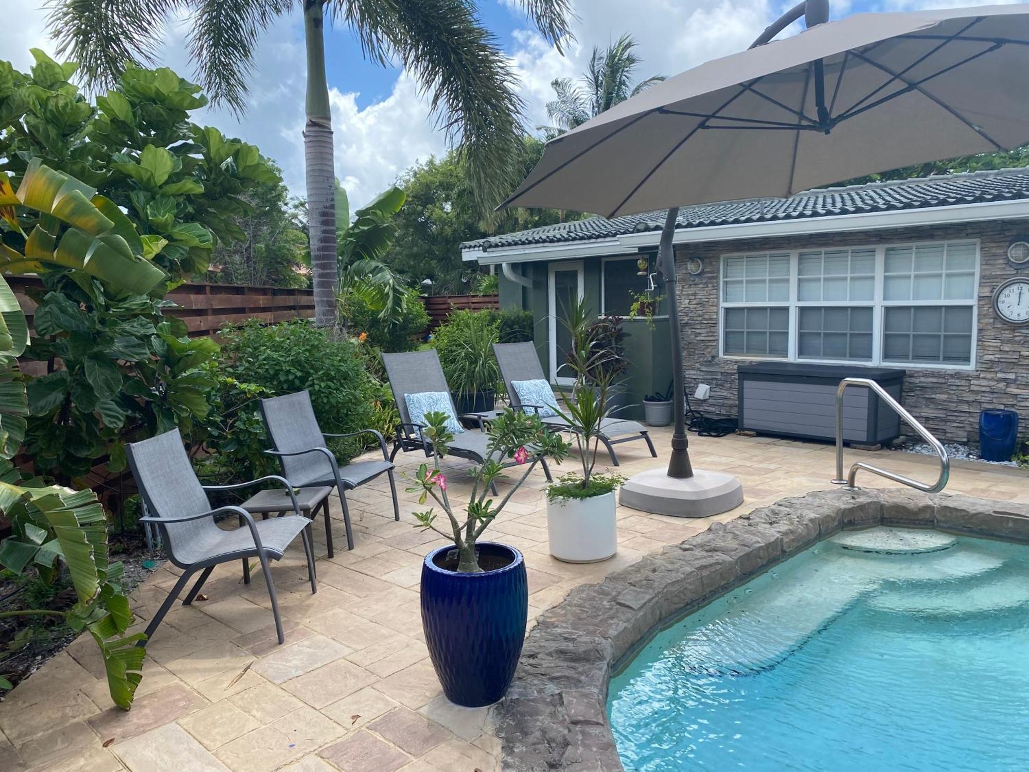 Bed and Breakfast Wilton Manors A Mens Oasis Экстерьер фото